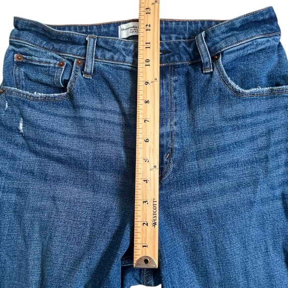 Abercrombie & Fitch Womens 8 Long High Rise Mom Distressed Medium Wash Jeans - Picture 6 of 8
